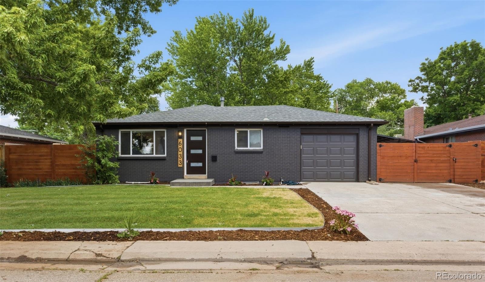 6033 Hoyt Court