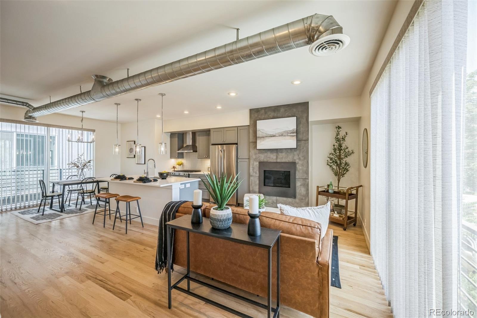 4922 Lowell