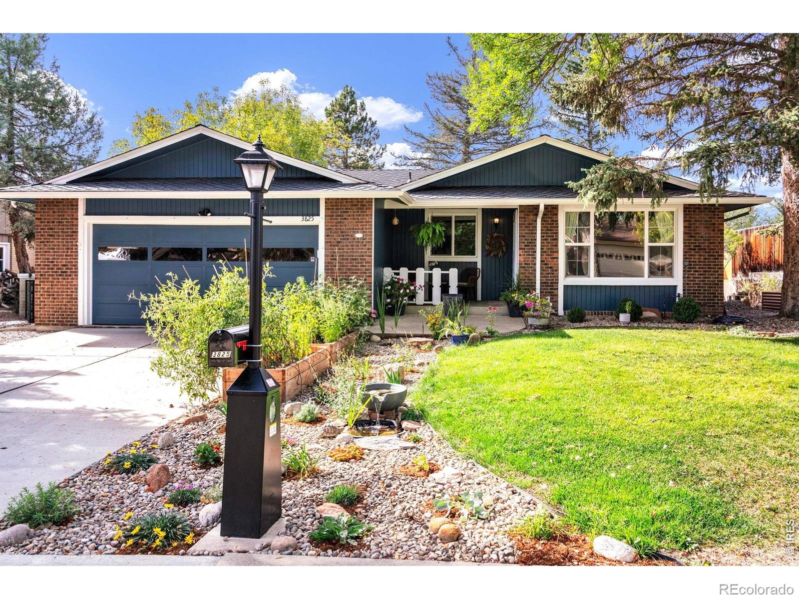 3825 Columbia Drive