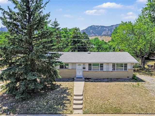 885 Hartford Drive