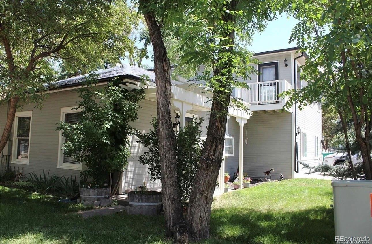 305 Navajo Street