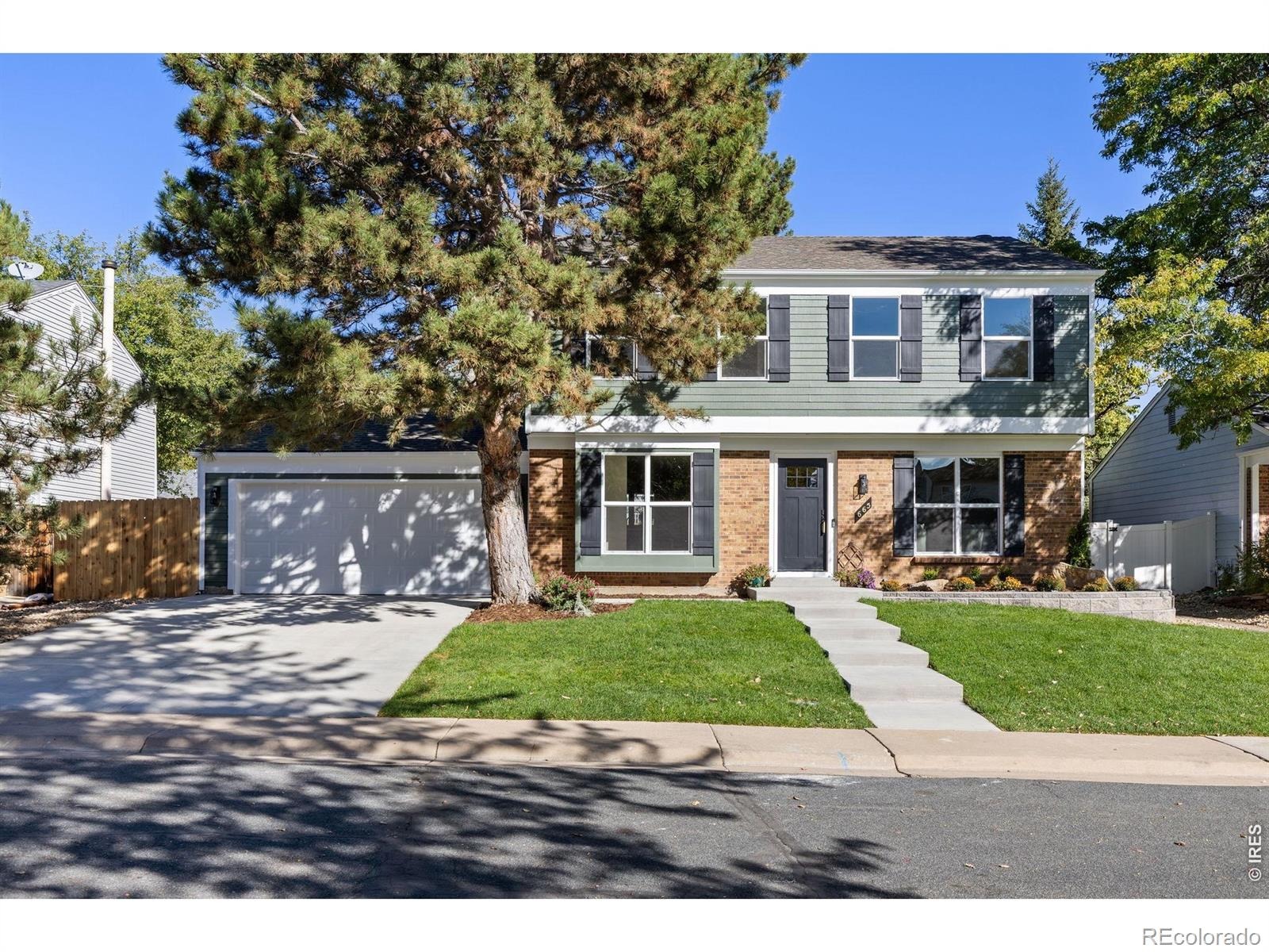 665 W Juniper Court