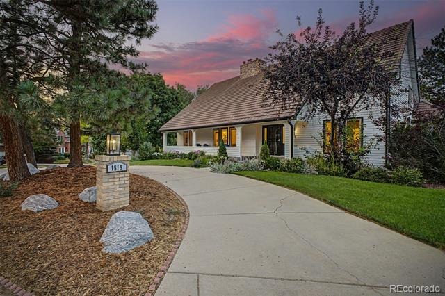 1519 E Maplewood Court